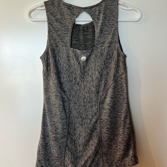 Roots Active Striped Sleeveless Tank Top – Size Small - Picture 2 of 5